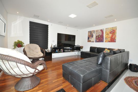 Sala de casa à venda com 3 quartos, 300m² em Jardim Guanca, São Paulo