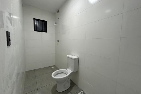 Banheiro de apartamento para alugar com 1 quarto, 29m² em Rondônia, Novo Hamburgo