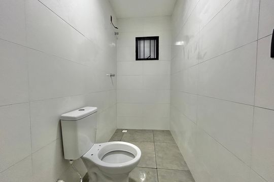 Banheiro de apartamento para alugar com 1 quarto, 29m² em Rondônia, Novo Hamburgo