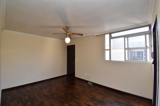Sala de apartamento à venda com 3 quartos, 70m² em Cajuru, Curitiba