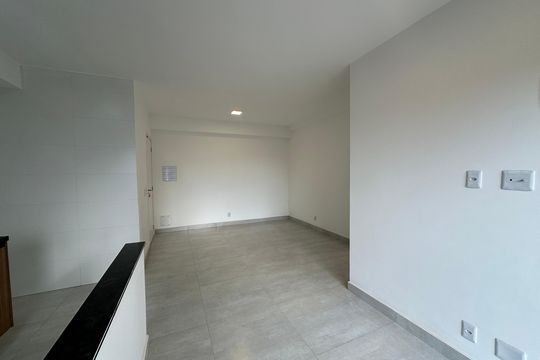 Sala de apartamento para alugar com 2 quartos, 60m² em Outeiro de São Fernando, Barueri