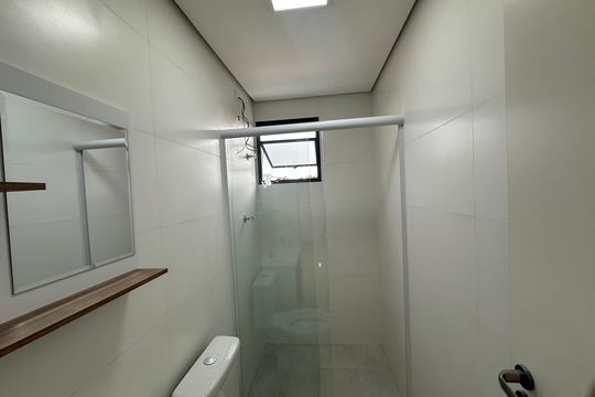 Banheiro da Suíte de apartamento para alugar com 2 quartos, 60m² em Outeiro de São Fernando, Barueri