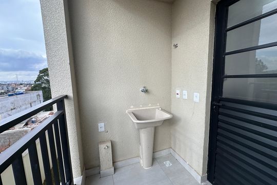 Área de Serviço de apartamento para alugar com 2 quartos, 60m² em Outeiro de São Fernando, Barueri
