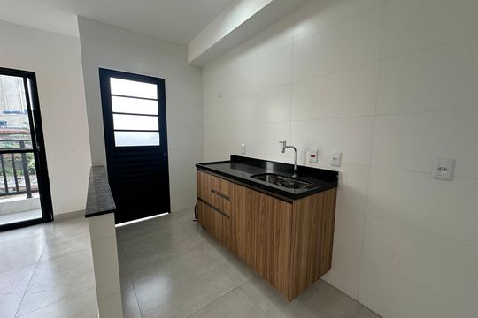 Cozinha de apartamento para alugar com 2 quartos, 60m² em Outeiro de São Fernando, Barueri