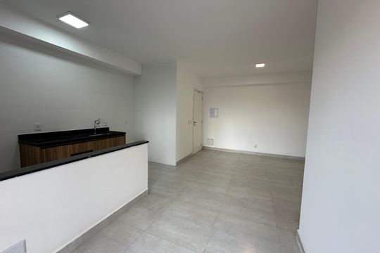 Sala de apartamento para alugar com 2 quartos, 59m² em Outeiro de São Fernando, Barueri