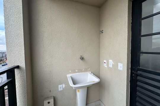 Área de Serviço de apartamento para alugar com 2 quartos, 59m² em Outeiro de São Fernando, Barueri