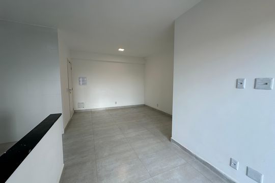 Sala de apartamento para alugar com 2 quartos, 59m² em Outeiro de São Fernando, Barueri