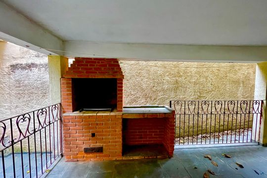 Churrasqueira de casa à venda com 5 quartos, 300m² em Jardim Rosa de Franca, Guarulhos