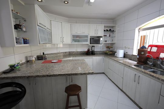 Cozinha de casa à venda com 4 quartos, 300m² em Vila Pires, Santo André