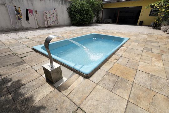 Quintal e Piscina de casa à venda com 4 quartos, 300m² em Vila Pires, Santo André