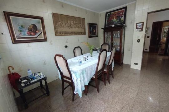 Casa para alugar com 3 quartos, 330m² em Jardim Analia Franco, São Paulo