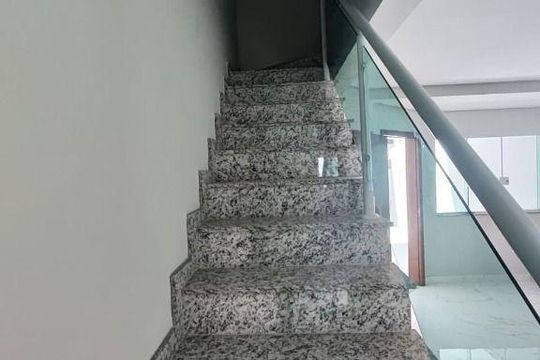 Casa à venda com 3 quartos, 150m² em Vila Scarpelli, Santo André