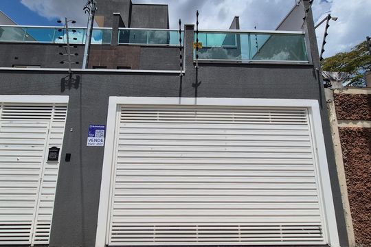 Fachada de casa à venda com 2 quartos, 85m² em Vila Marina, Santo André