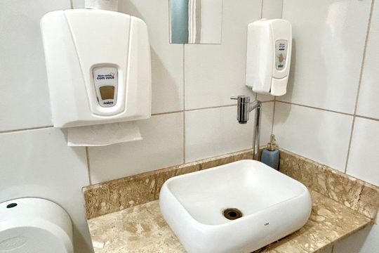 Banheiro  de casa à venda com 2 quartos, 150m² em Vila Rosalia, Guarulhos