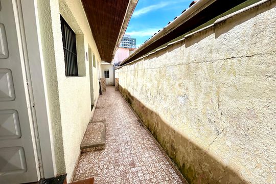 Quintal  de casa à venda com 2 quartos, 150m² em Vila Rosalia, Guarulhos