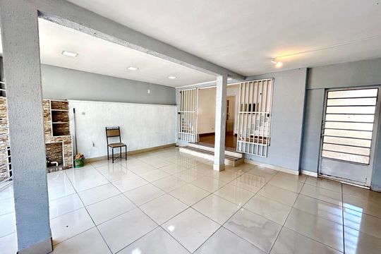 Garagem de casa à venda com 2 quartos, 150m² em Vila Rosalia, Guarulhos