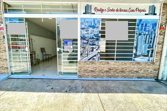 Placa instalada na fachada do imóvel  de casa à venda com 2 quartos, 150m² em Vila Rosalia, Guarulhos