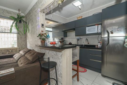 Cozinha de apartamento à venda com 2 quartos, 55m² em Jardim Dona Leopoldina, Porto Alegre