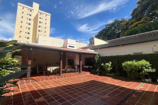 Casa à venda com 3 quartos, 242m² em Jardim Brasil, Campinas