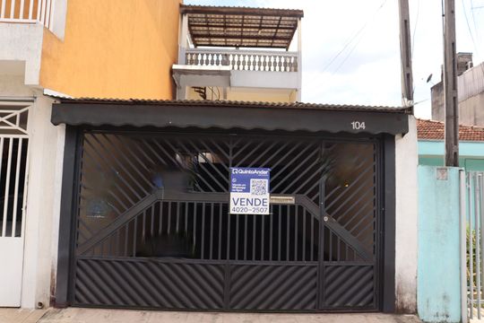 Fachada de casa à venda com 3 quartos, 260m² em Jardim Sao Pedro, Barueri