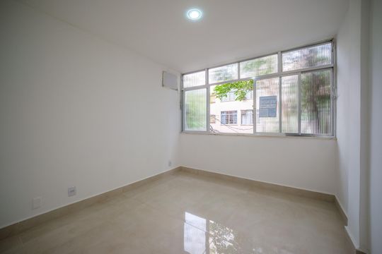Quarto 1 de apartamento para alugar com 2 quartos, 80m² em Tijuca, Rio de Janeiro
