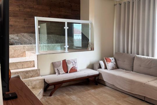 Casa à venda com 4 quartos, 800m² em Itaipu, Niterói