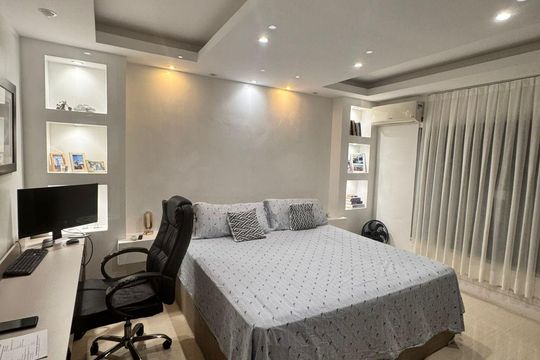 Casa à venda com 4 quartos, 800m² em Itaipu, Niterói