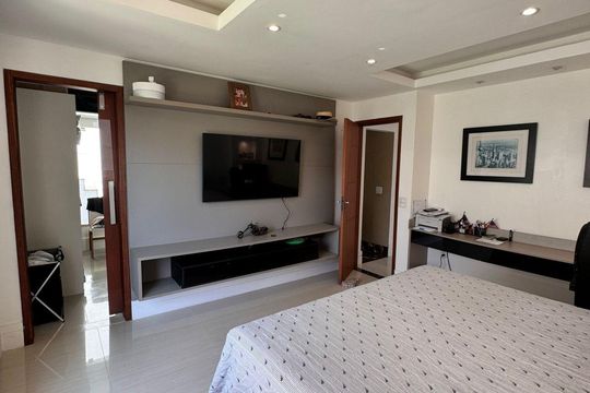 Casa à venda com 4 quartos, 800m² em Itaipu, Niterói