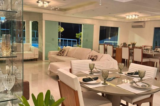 Casa à venda com 4 quartos, 800m² em Itaipu, Niterói