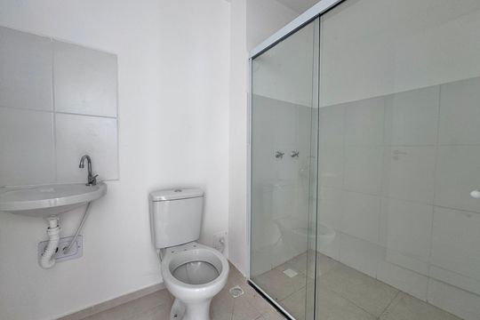 Banheiro Social de apartamento à venda com 2 quartos, 46m² em Recreio dos Bandeirantes, Rio de Janeiro