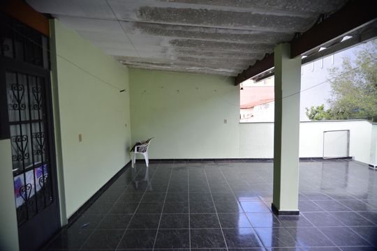 Quintal de casa para alugar com 3 quartos, 240m² em Parque das Nações, Santo André