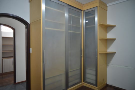 Quarto Suite 2 de casa para alugar com 3 quartos, 240m² em Parque das Nações, Santo André