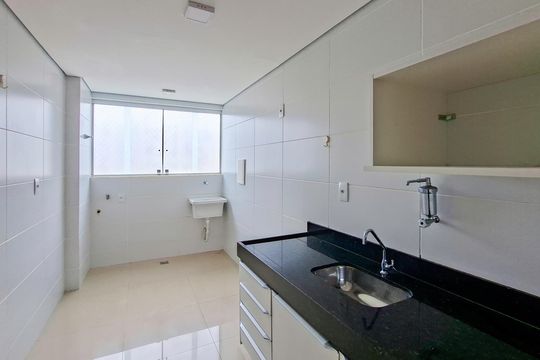 Cozinha e Área de Serviço de apartamento para alugar com 3 quartos, 78m² em Paraíso, Belo Horizonte
