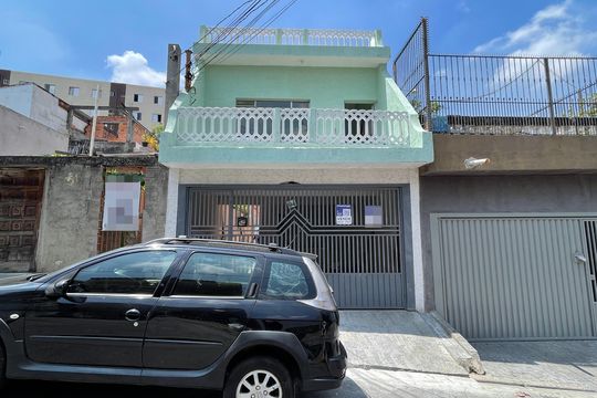 Fachada + Placa de casa à venda com 4 quartos, 250m² em Jardim Santo Antonio, São Paulo