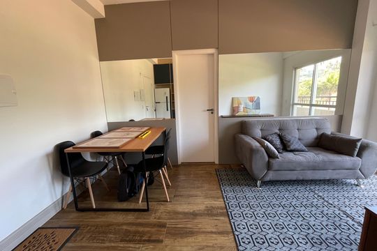 Sala de casa de condomínio para alugar com 1 quarto, 42m² em Granja Viana, Cotia