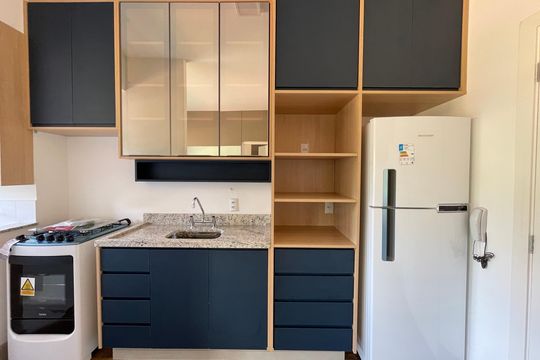 Cozinha de casa de condomínio para alugar com 1 quarto, 42m² em Granja Viana, Cotia