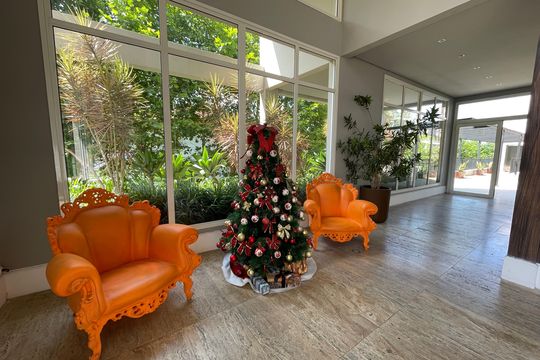 Hall de entrada de casa de condomínio para alugar com 1 quarto, 42m² em Granja Viana, Cotia