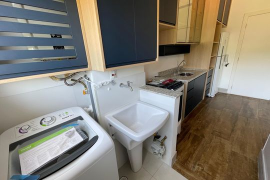 Cozinha de casa de condomínio para alugar com 1 quarto, 42m² em Granja Viana, Cotia