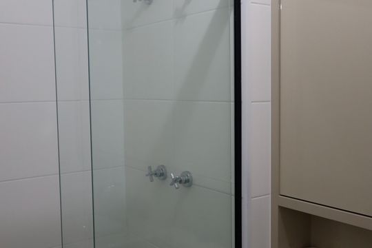 Banheiro de apartamento à venda com 2 quartos, 67m² em Centro, Osasco