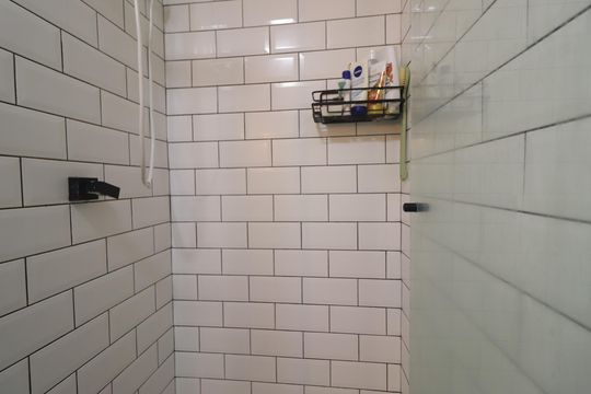 Banheiro de apartamento à venda com 2 quartos, 49m² em Canudos, Novo Hamburgo