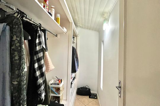 Closet da suíte de casa à venda com 4 quartos, 186m² em Parque Imperial, São Paulo