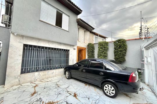 Garagem de casa à venda com 4 quartos, 186m² em Parque Imperial, São Paulo