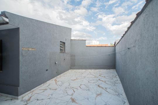 Quintal de casa à venda com 3 quartos, 186m² em Parque Imperial, São Paulo