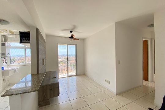 Sala de apartamento para alugar com 2 quartos, 65m² em Del Castilho, Rio de Janeiro