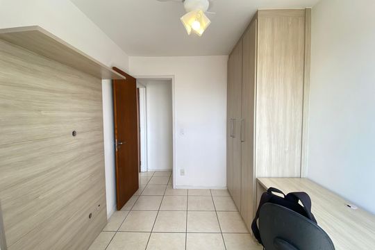 Quarto 2 de apartamento para alugar com 2 quartos, 65m² em Del Castilho, Rio de Janeiro