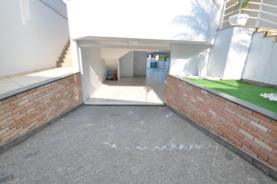 Garagem de casa à venda com 4 quartos, 345m² em Tremembé, São Paulo