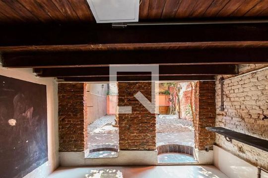 Casa para alugar com 3 quartos, 240m² em Barra Funda, São Paulo