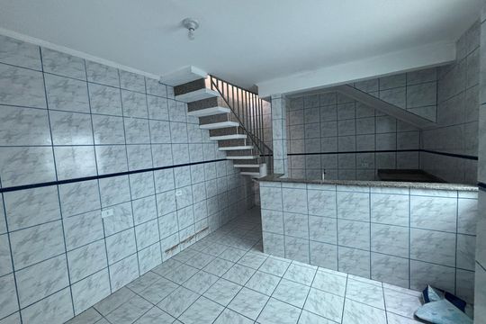 Cozinha  de casa para alugar com 2 quartos, 70m² em Pilar Velho, Ribeirão Pires