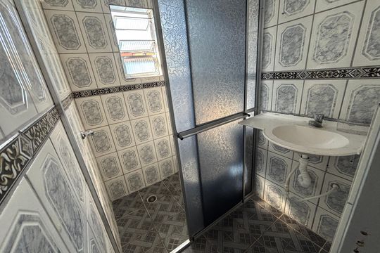 Banheiro de casa para alugar com 2 quartos, 70m² em Pilar Velho, Ribeirão Pires