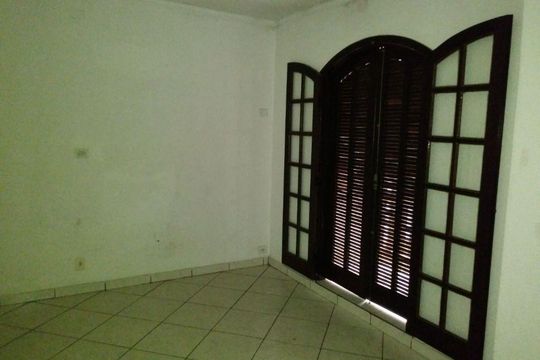 Casa à venda com 3 quartos, 221m² em Parque Capuava, Santo André